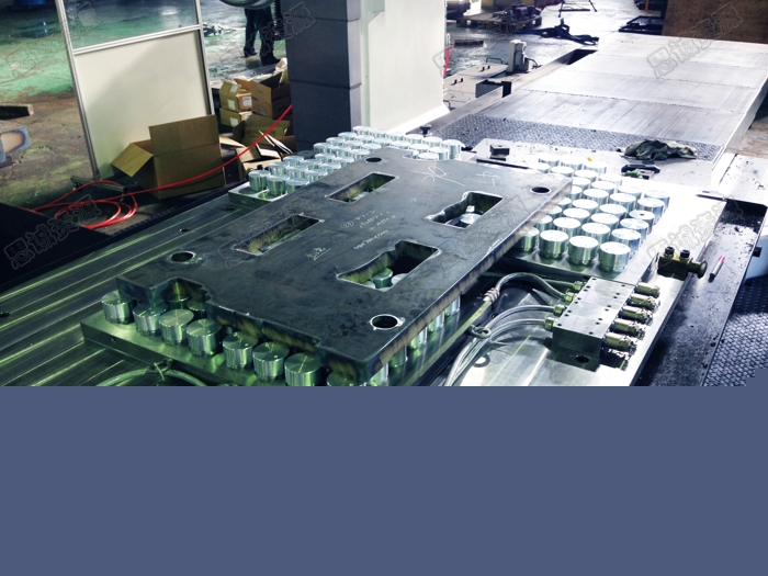電磁吸盤在龍門5面加工機上的應用